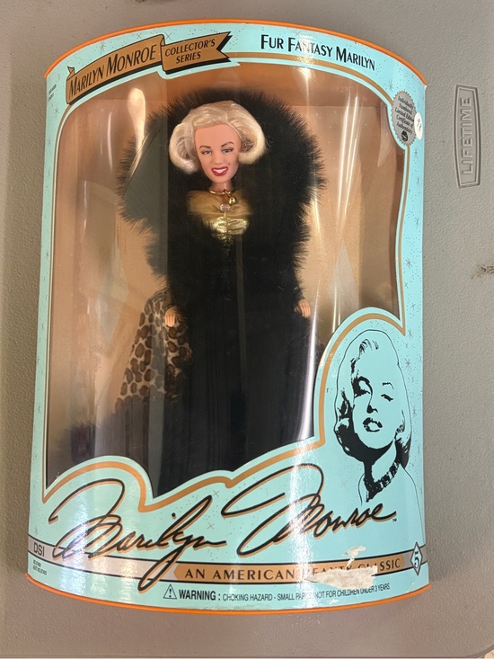 Marilyn Monroe Other - Marilyn Monroe Collector Doll Fur Fantasy Barbie